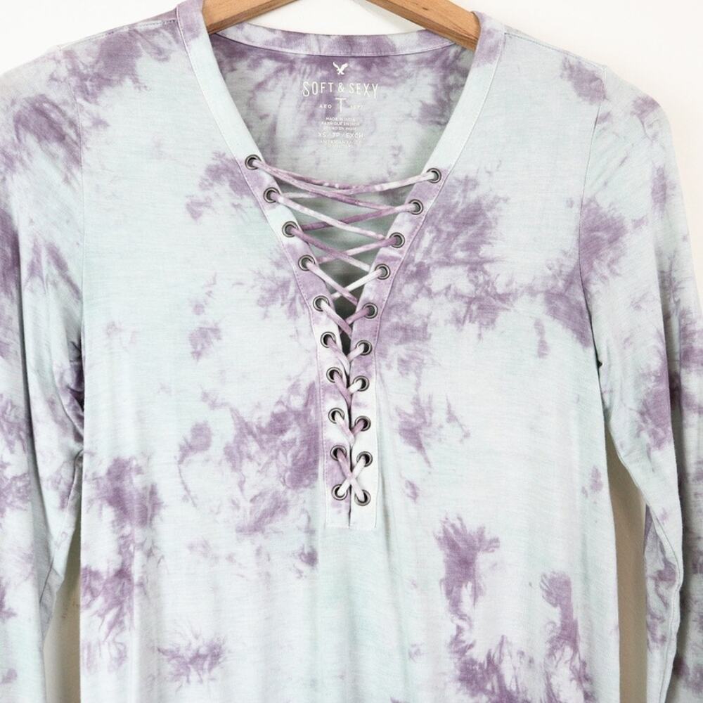 AEO Size XS Soft & Sexy Ladder Front Tee Shirt Tie Dye Purple Blue - Picture 3 of 9